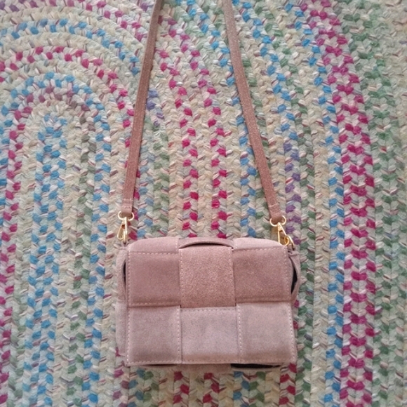 Gorgeous Italian Leather Beige Woven Crossbody Bag Excellent Condition - Picture 6 of 11